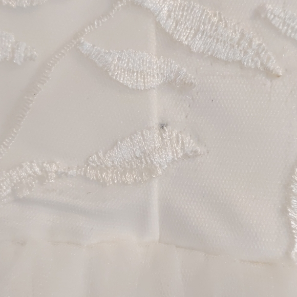 Wedding dress - Picture 8 of 9